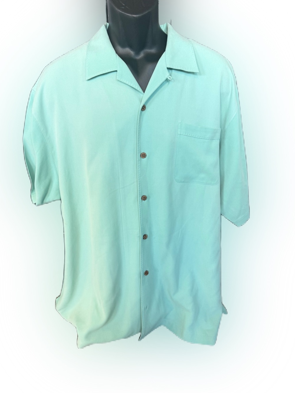 Tommy Bahama Menโs 100% Silk Sea Foam/Mint Green Button Down Shirt. Size. XL